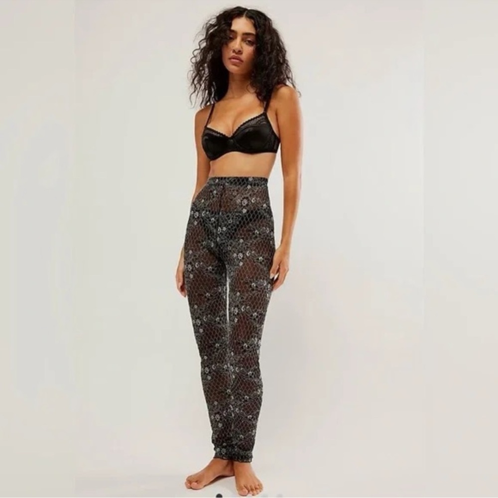 118. NWOT Free People Layered In Lace Sheer Legging